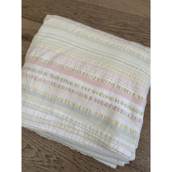 Vermont Country Store Cotton Seersucker Bedspread Coverlet Queen 113x98 Pastel